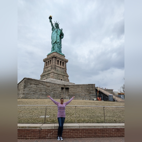 Meet your Posher, Tiara - Picture 2 of 3